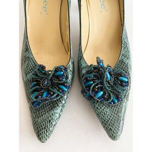 J. Renee Teal Snakeskin Pointed Toe Heels w/matching Flower Applique, Size 8 Med